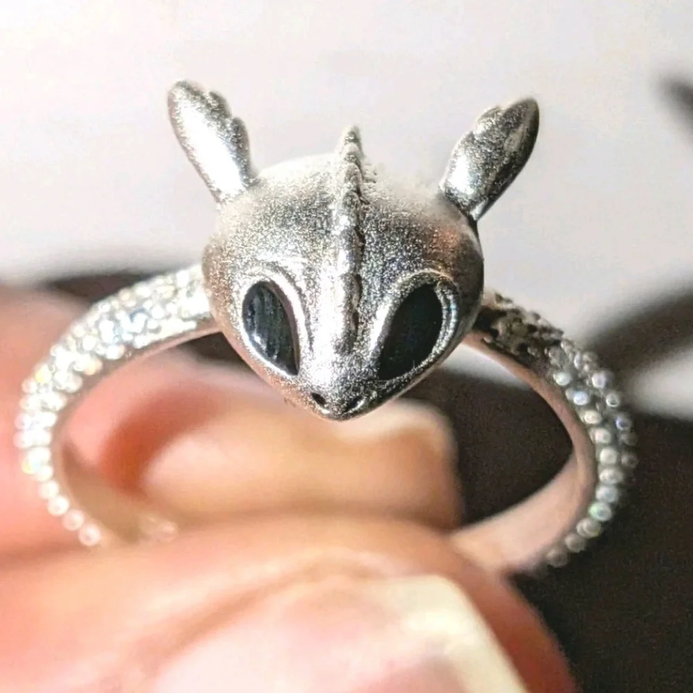 Dainty High Quality 925 Sterling Silver Light Fury Dragon Sparkly CZ Ring Size 7